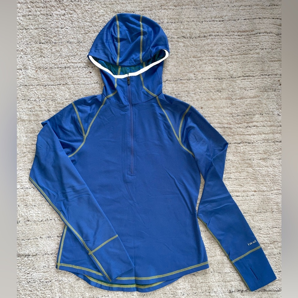 EUC Hind sports wear, women’s long sleeved top with hood, size small